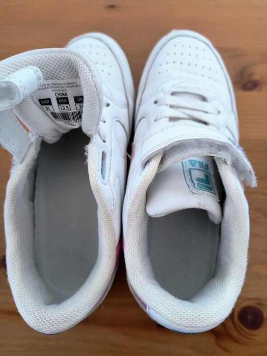 Sapatilhas Fila, tamanho EU31