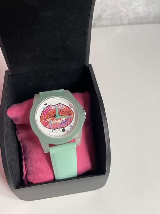 Годинник Lacoste Armani Guess гарний стан