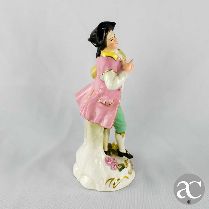 Escultura / Figura “Minuete Homem” Vista Alegre, pintado à mão
