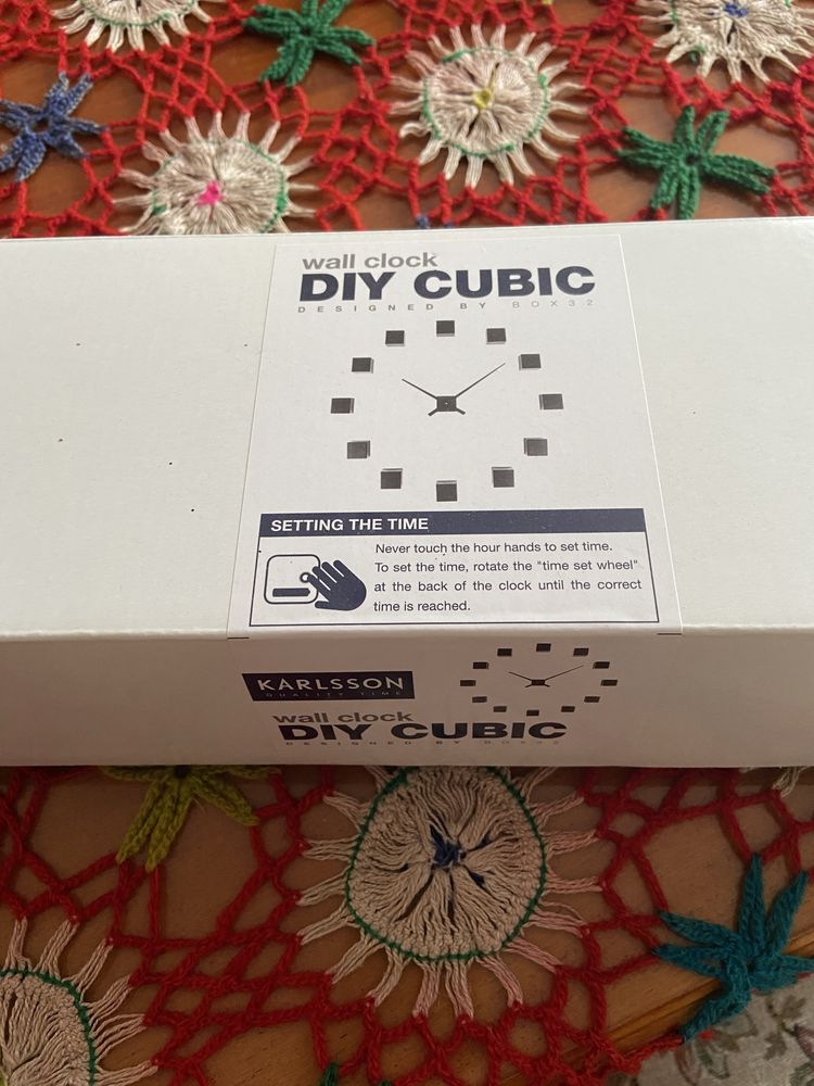 Zegar ścienny nowy koloru czarnego DIY CUBIC KARLSSON