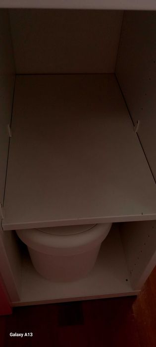 Muda fraldas, secretária