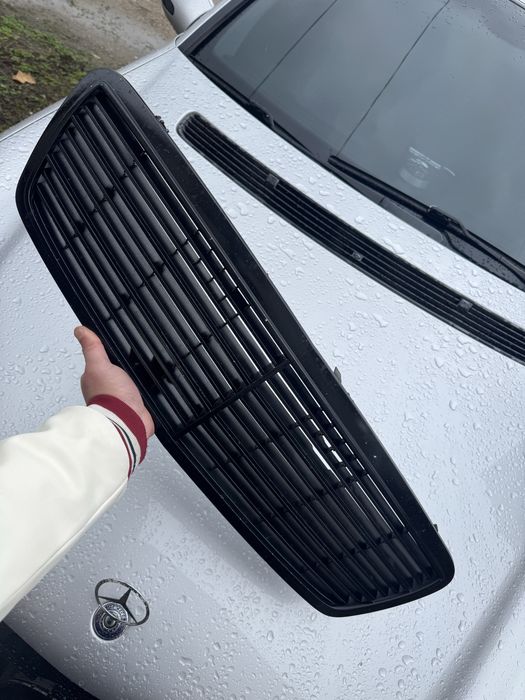 Решітка радиатора w203 c-180