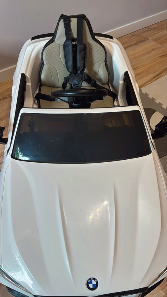 Bmw na akumulator !