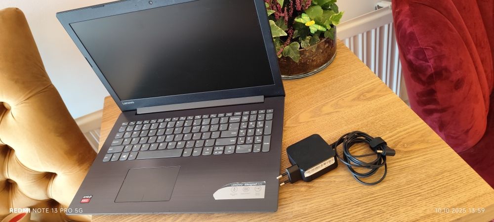 Laptop Lenovo ideapad 320-15AST uszkodzony