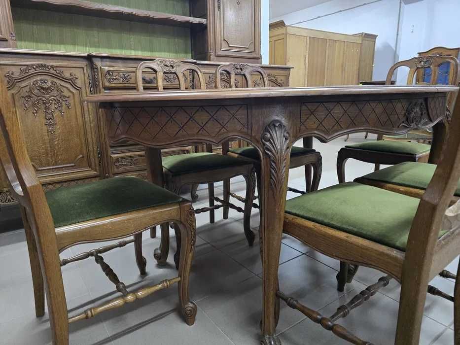 Komplet mebli w stylu ludwikowskim – kredens, barek i stół z krzesłami