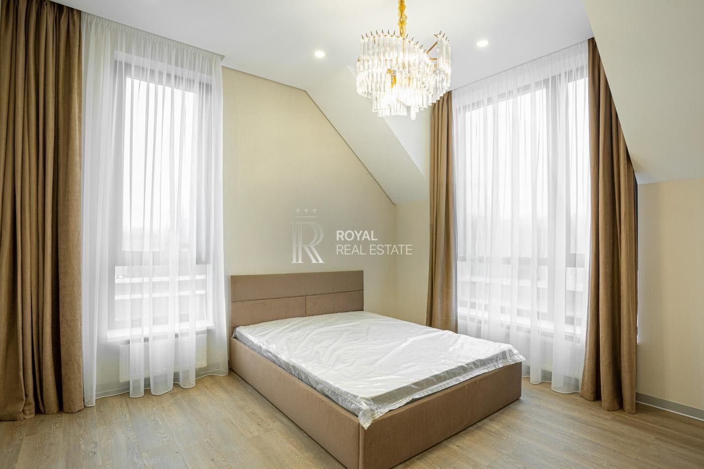 Продажа дизайнерского дома Крушинка 4к 198м2 КГ Green Town Фастовский