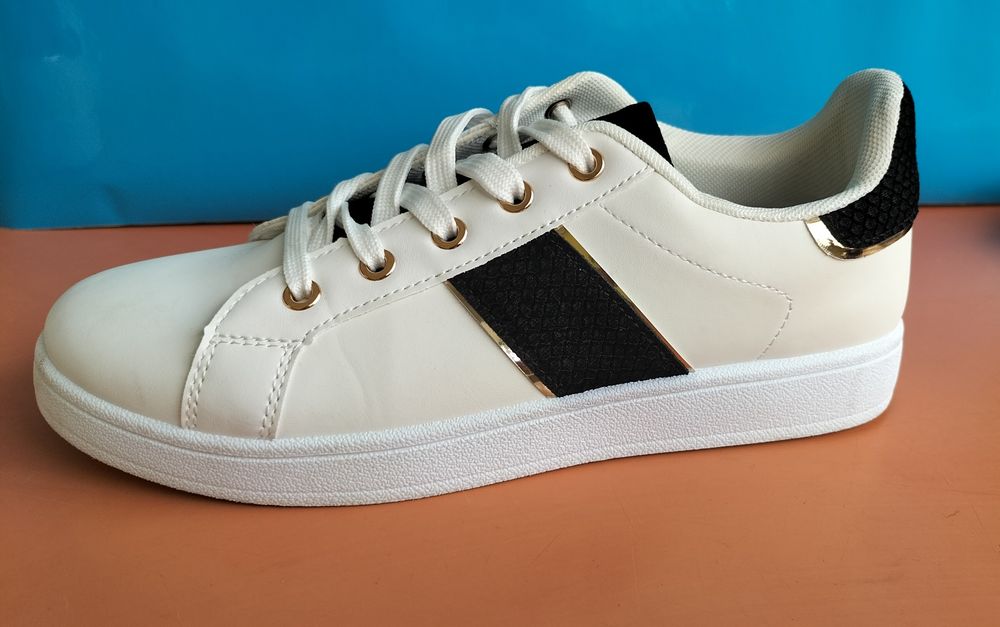 Ténis sociais como novos