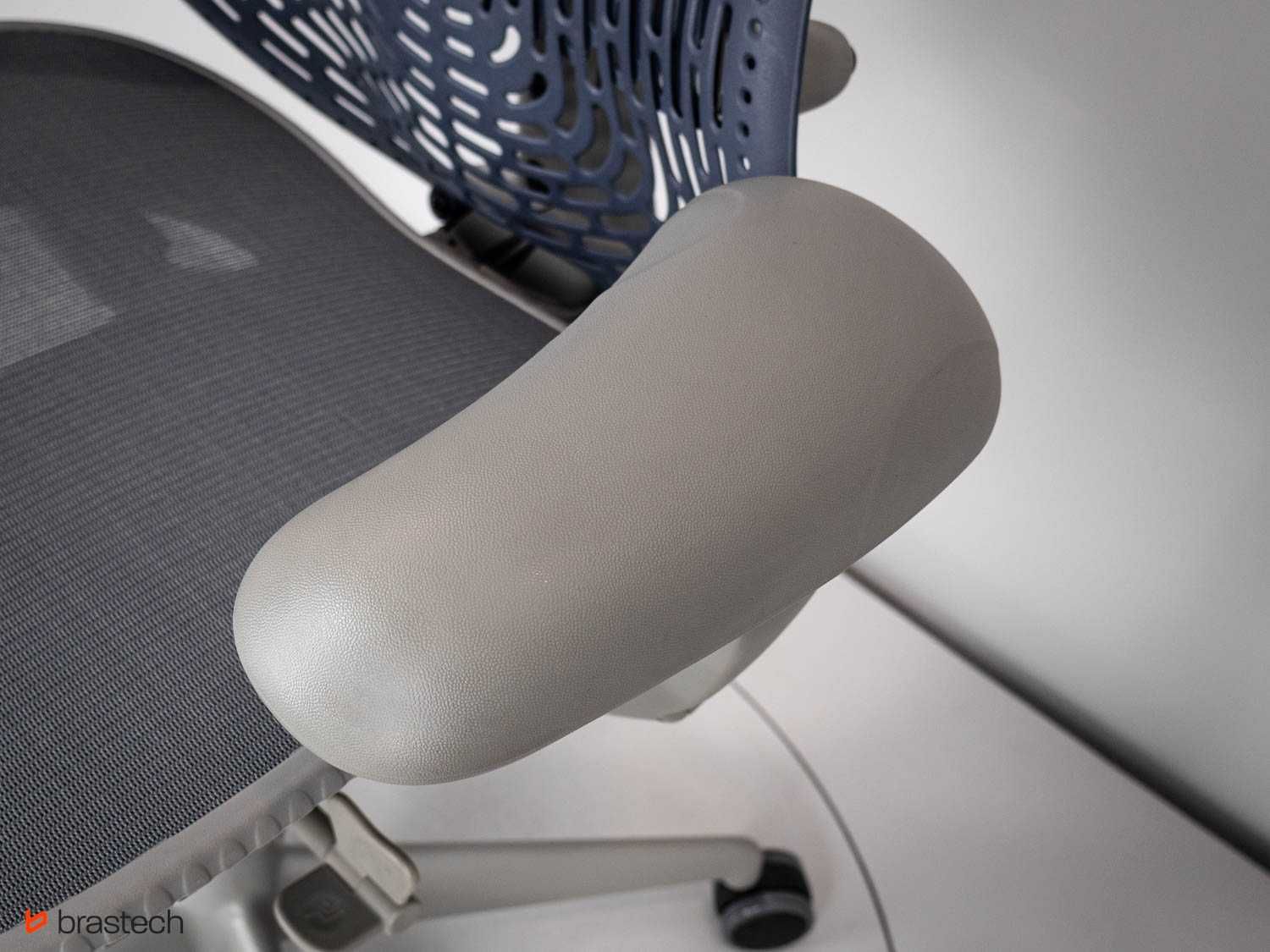 Fotel biurowy Herman Miller Mirra