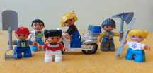 Motor + 6 figurek Lego Duplo