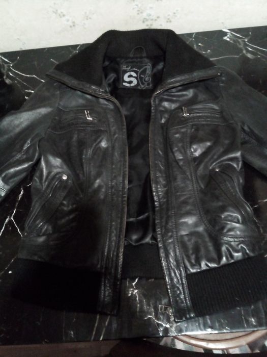 Жіноча натуральна шкіряна куртка