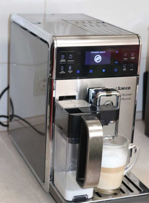 Кавоварка кавомашина Saeco GranBaristo Avanti HD8977 з молочником