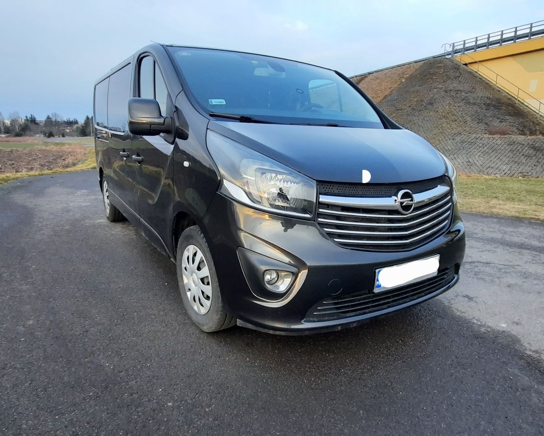 Wynajem busów 9 osobowych Opel vivaro LONG