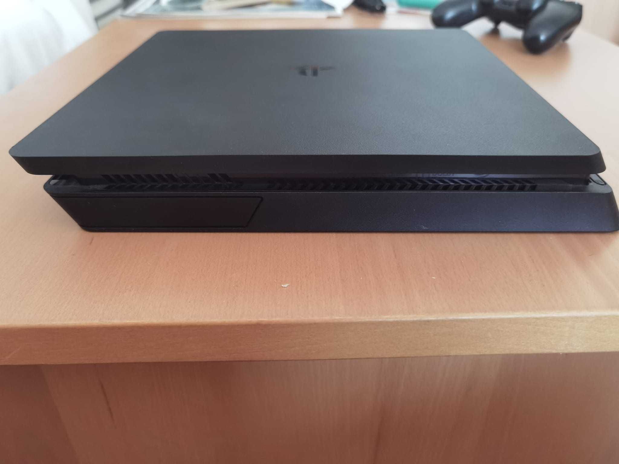 Playstation 4 SLIM 1TB + Comando ps4 e jogo (COMO NOVA)