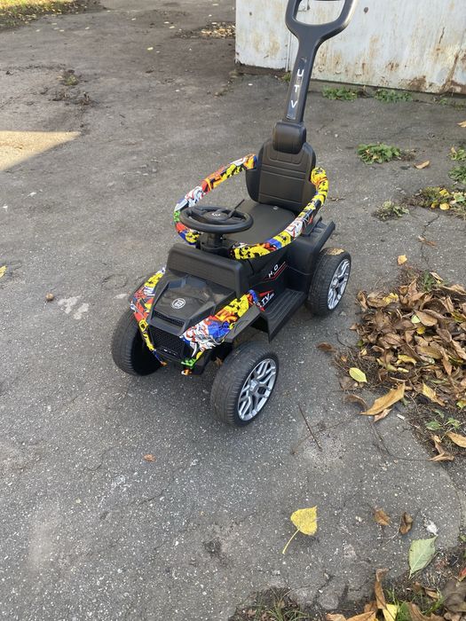 Продам машинку на пульту керування