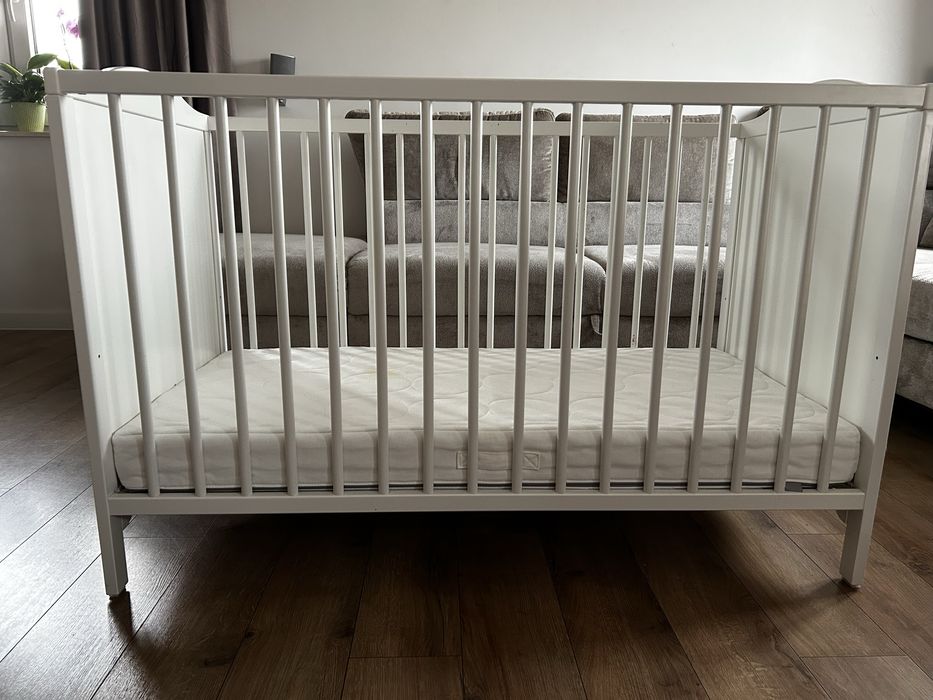 Łóżeczko dziecięce białe 120 x 60 z materacem
