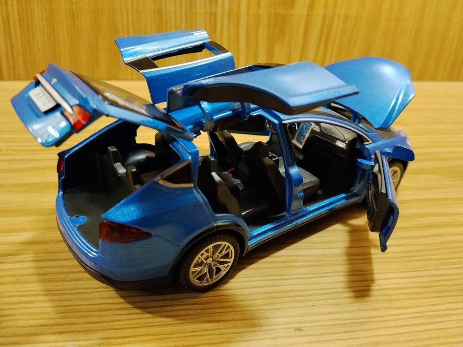 Модель Tesla model x 90d 1:32 Автосвит металл свет звук инерция Тесла