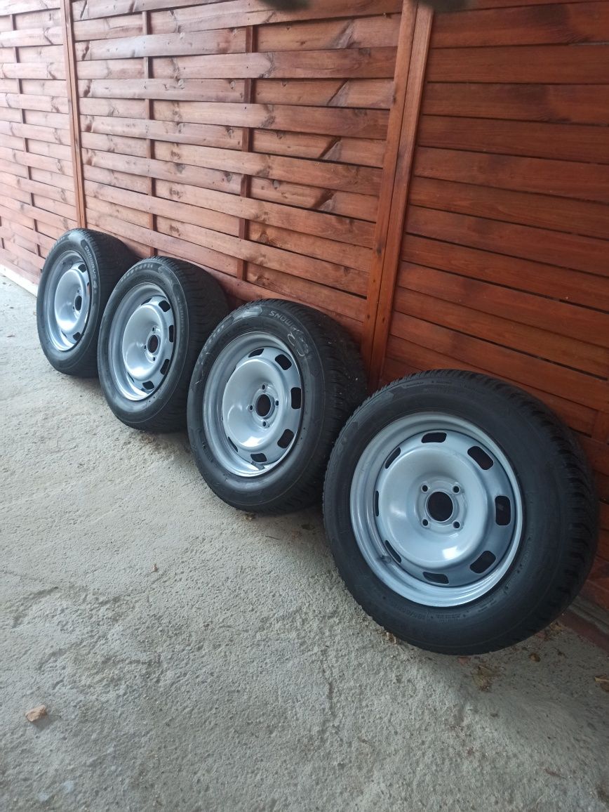 Felgi na zimowych oponach z Citroena C3