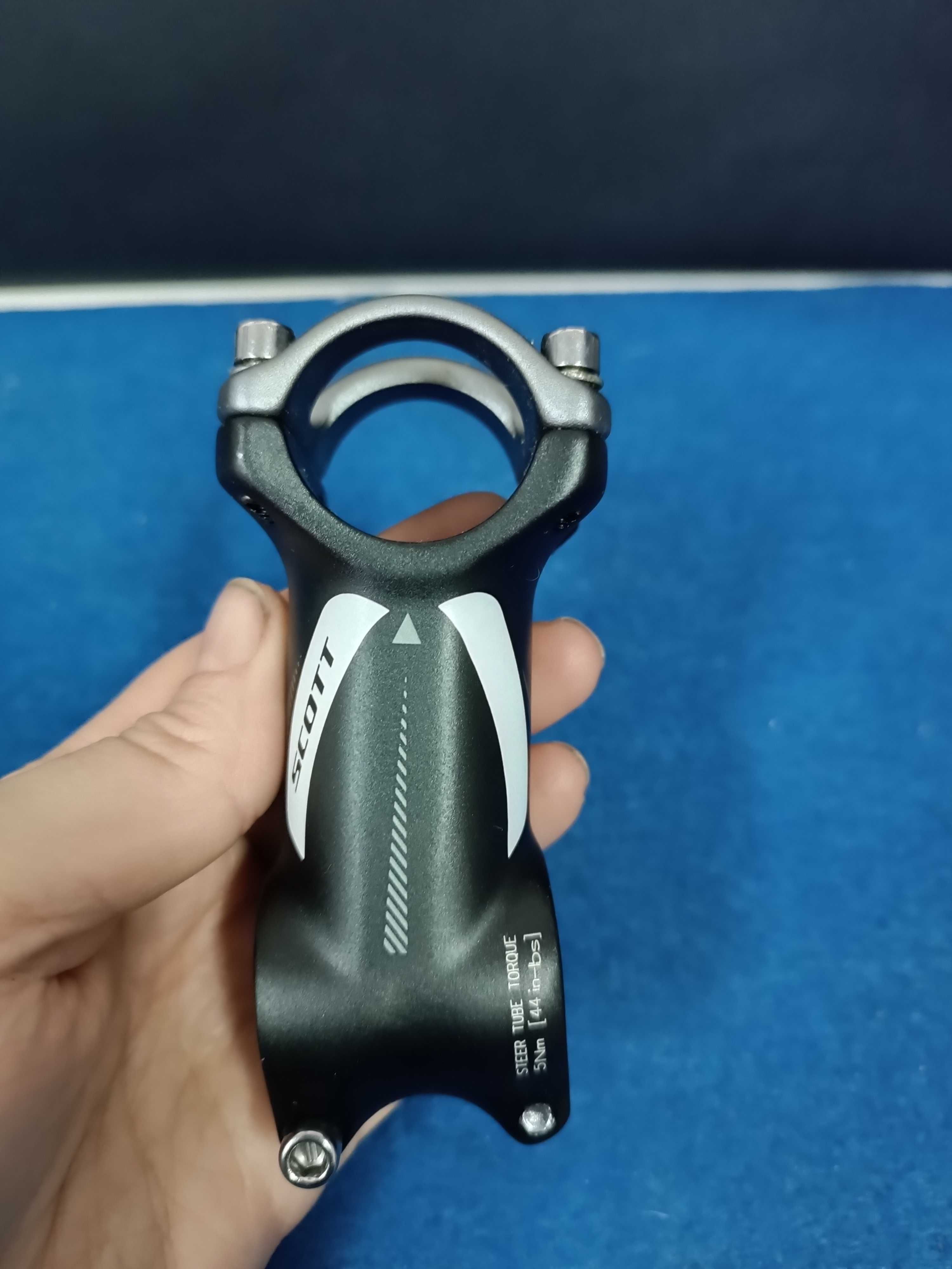 Steer tube torque 5 Nm da Marca Scott perfeito estado