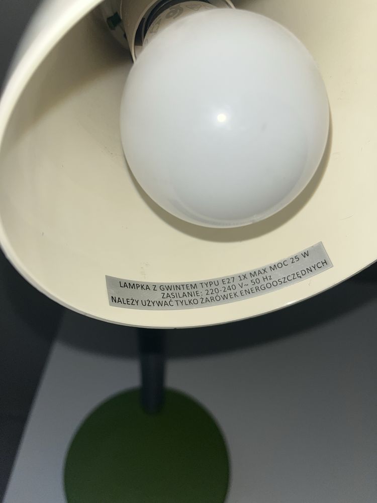 Lampka biała biurkowa