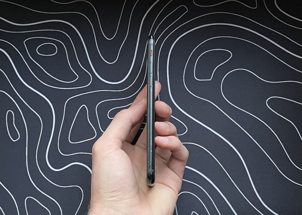 Дешевый - iPhone SE 2022 - 128 гб - NEVERLOCK - 100% АКБ - MIDNIGHT