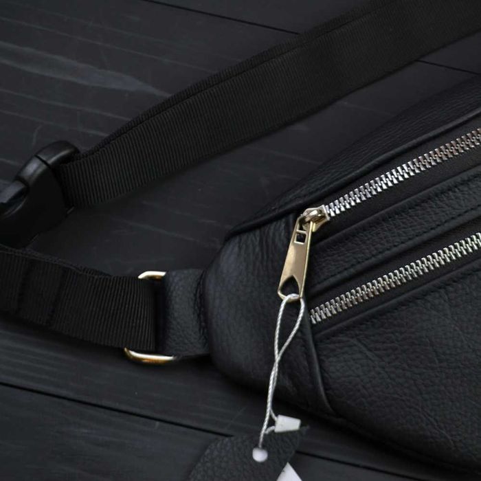 Качественная бананка из натуральной кожи. Цвет: чёрный