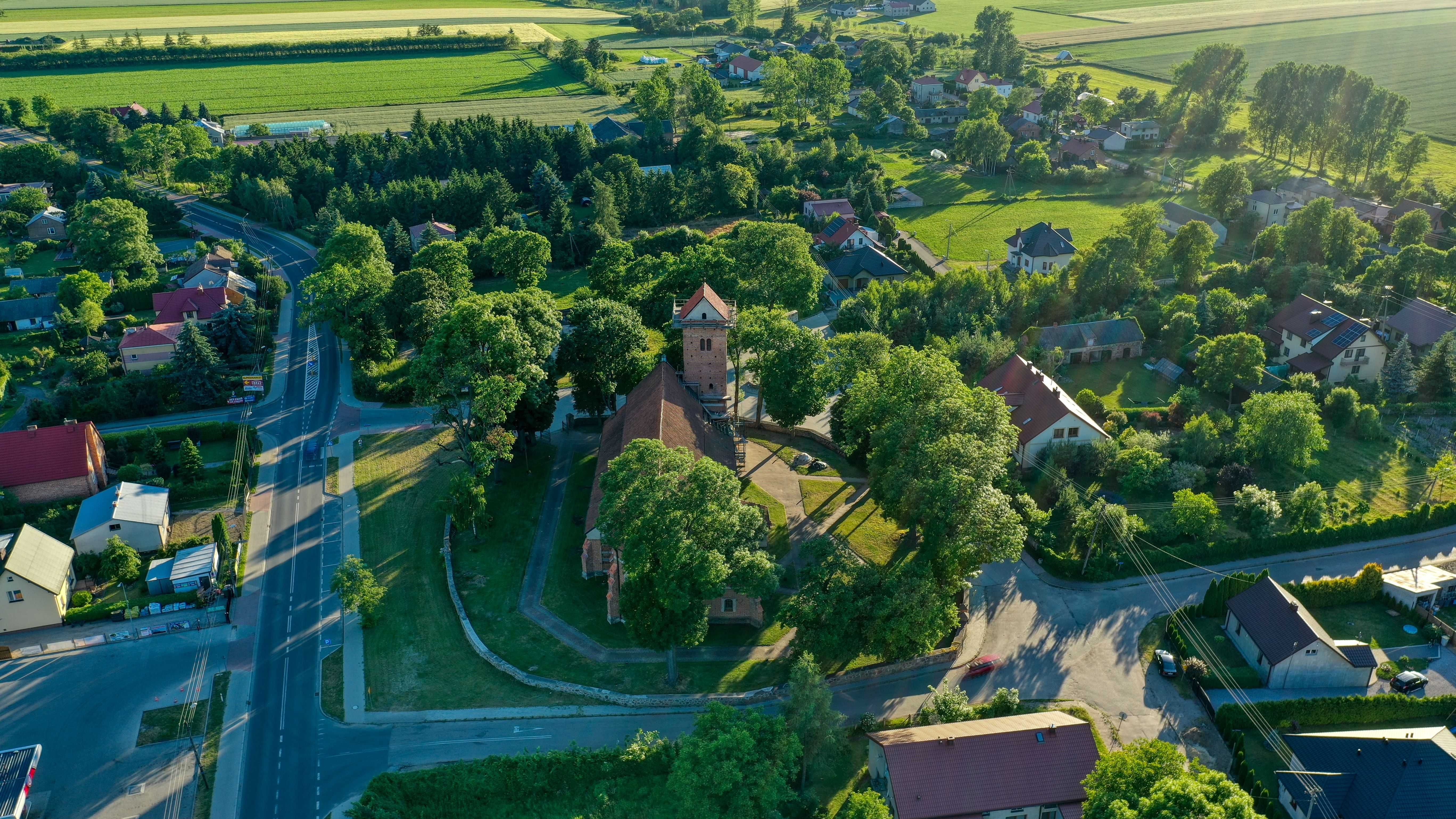 Usługi Dronem Zdjęcia i Filmy z Drona Reklamy Dron 4K Atrakcyjna Cena