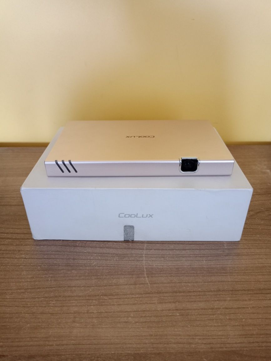 Projektor Coolux X6