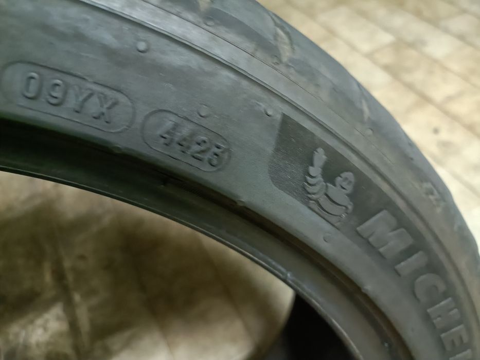 Pneus Michelin  225/40/18