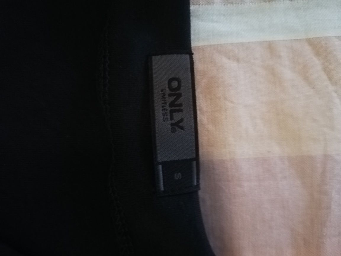 Blusa / túnica com correntes no ombro