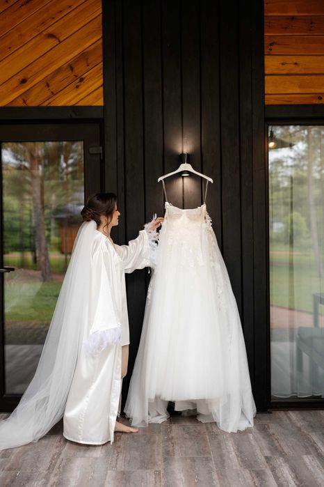 Дизайнерська весільна сукня