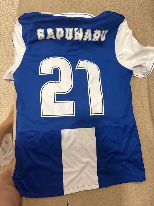 Camisola oficial oferecida pelo jogador