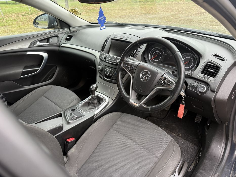 Opel inignia 2.0 diesel duza nawi 6biegow stan bdb mozliwa zamiana !