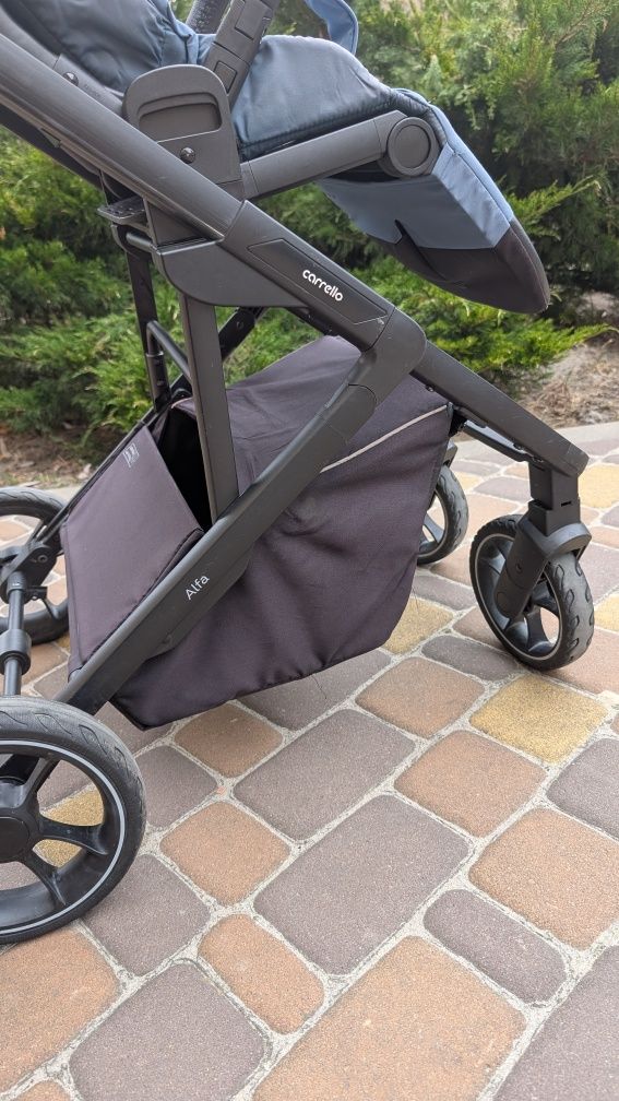 Детская прогулочная коляска Carrello Alfa с реверсивным блоком