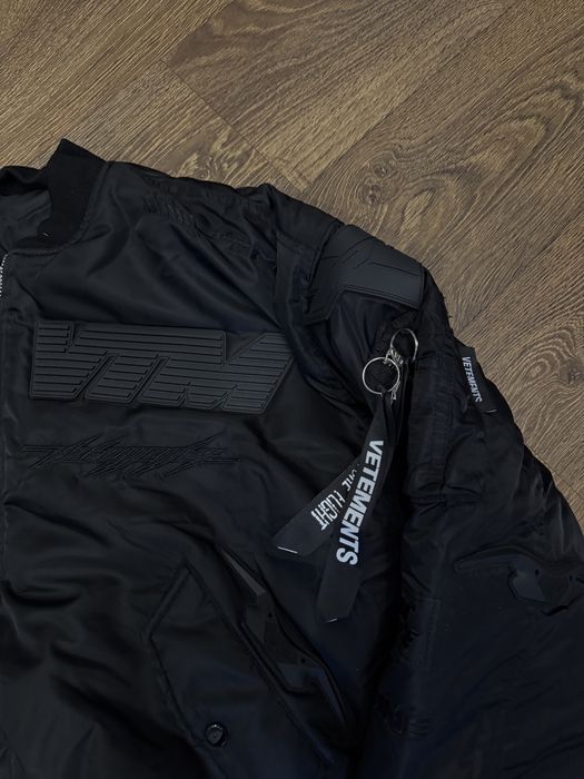 Новий Alpha Industries x Vetements  вже в Україні