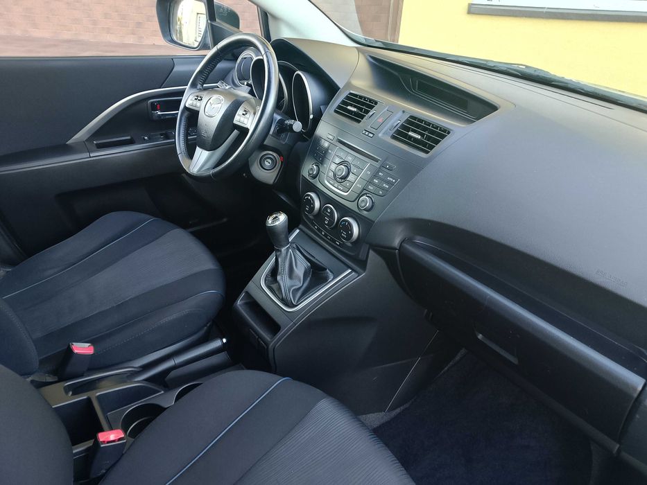 Sprzedam mazdę 5 1.8 benzyna zadbana