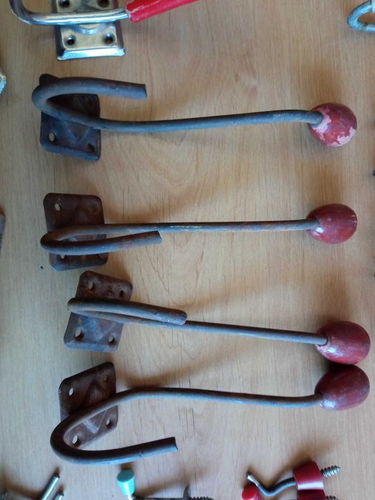 Stare wieszaki. Stare wieszaki.