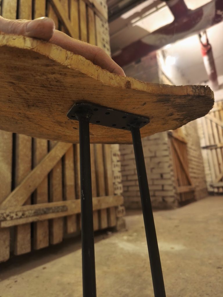 Stolik DIY plaster drewna + nogi stalowe