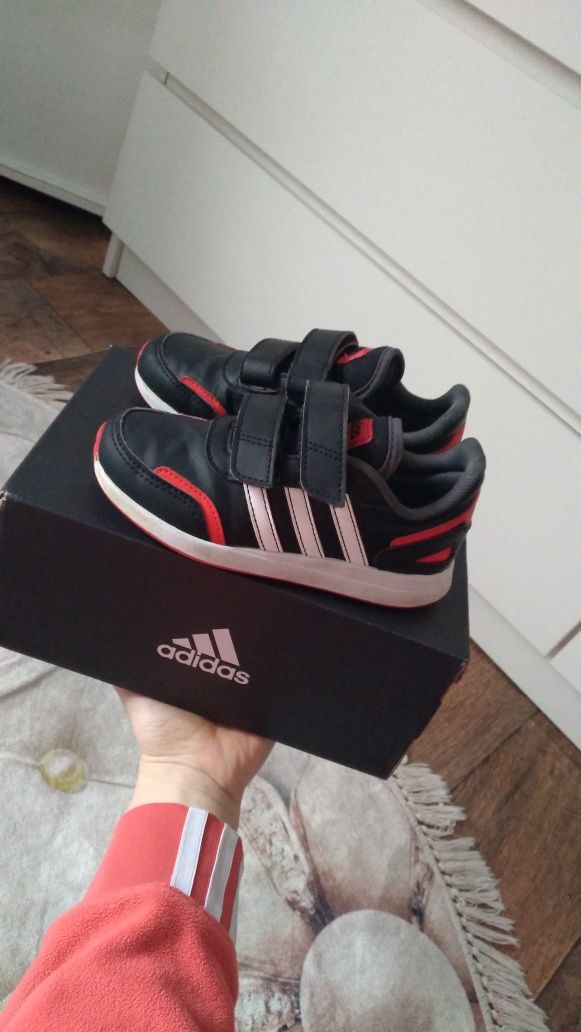 Czarne chłopięce buty adidas rozmiar 28