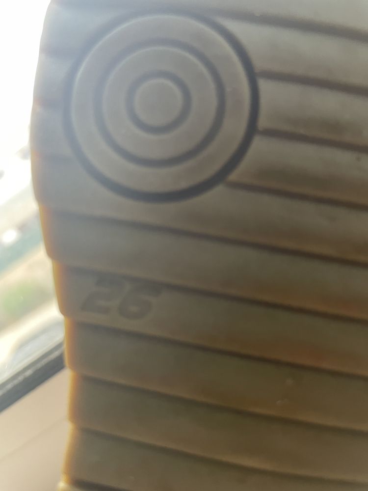 Sapatos em pele da marca Nilo