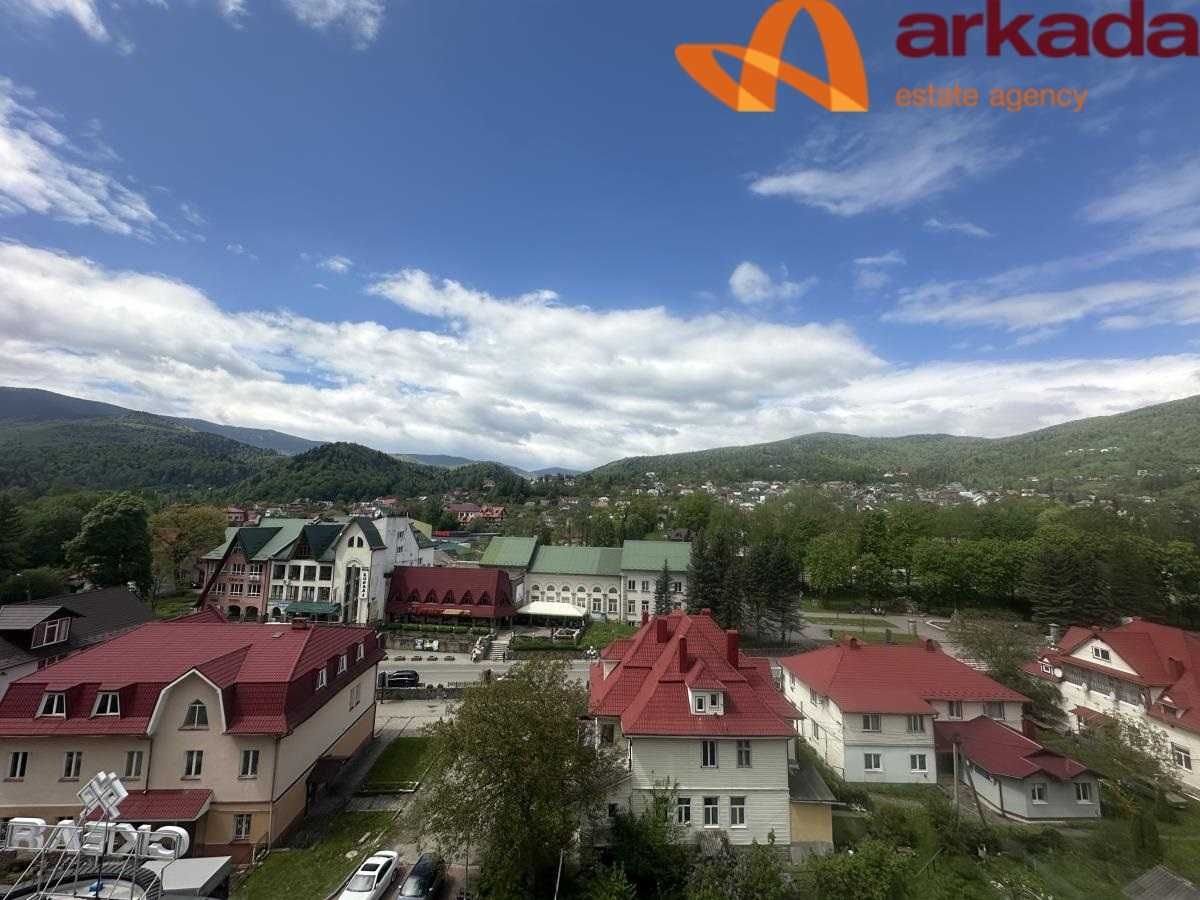 Продам однокімнатну квартиру в центрі курортного Яремче ЖК Скеля. 48м2