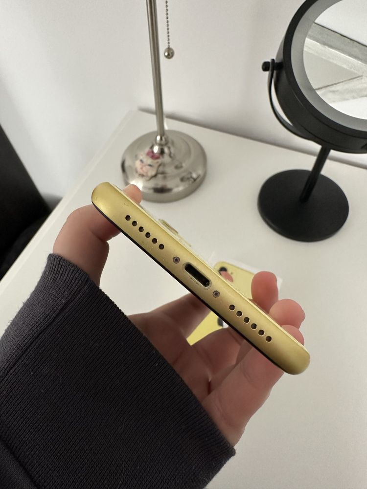 Iphone 11 80% kondycji baterii zolty nieserwisowany