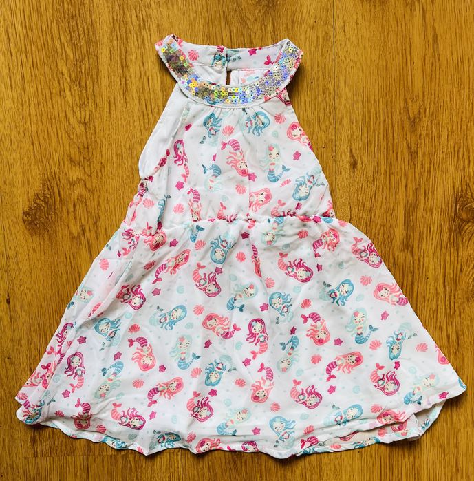 Nowa sukienka w syrenki