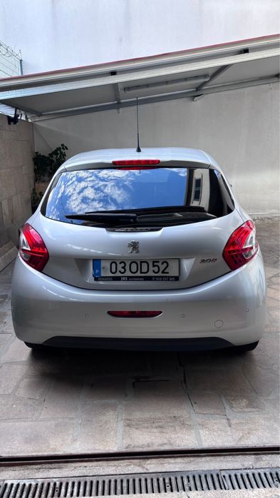 Peugeot 208 gt line 1.2