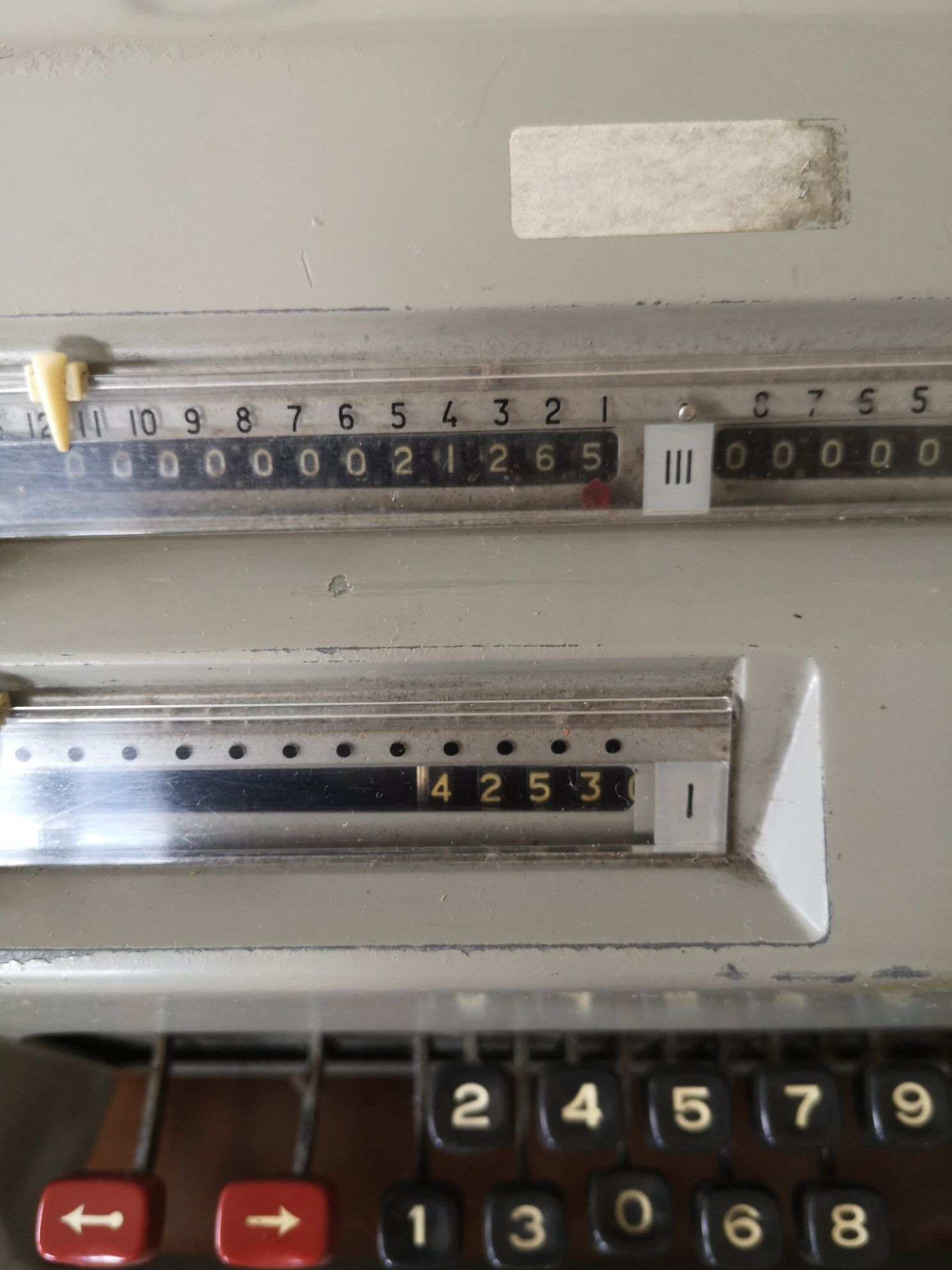 Máquina de calcular com fatura época