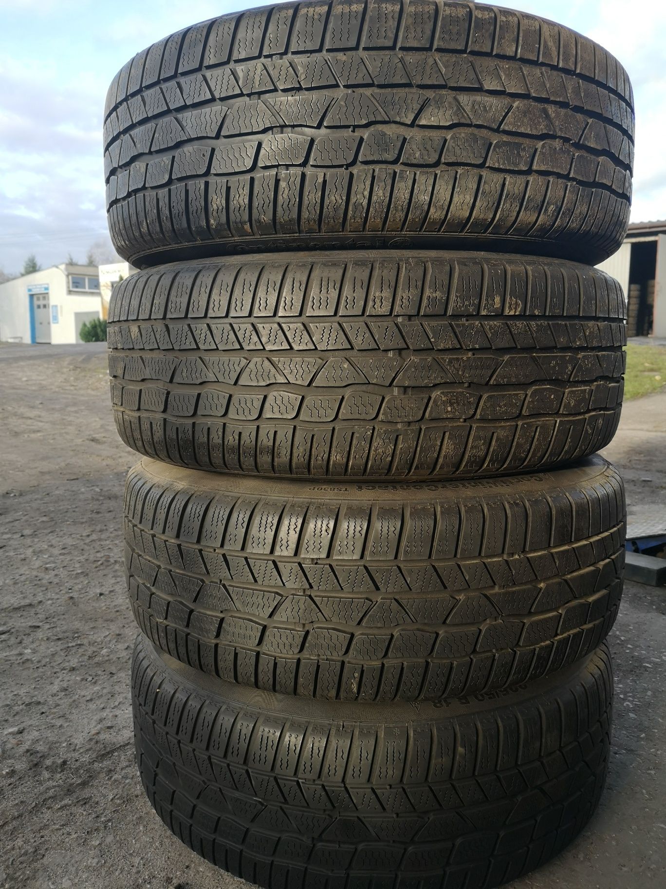 Komplet kół zimowych 5x112 VW Audi Skoda 225/50/18 Continental