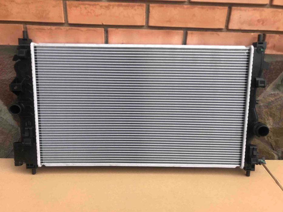 Радиатор Opel Astra J (09-18) 1.7 CDTI 2.0 CDTI Zafira C