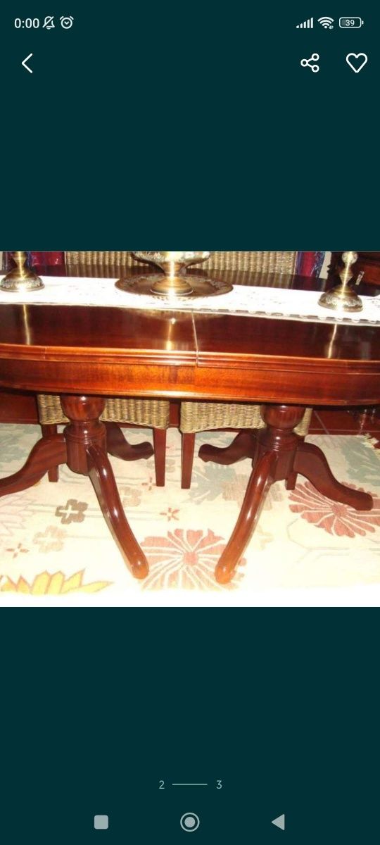 Mesa de sala em madeira