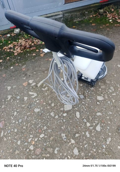 Szorowarka jednotarczowa do podłóg Ulsonix