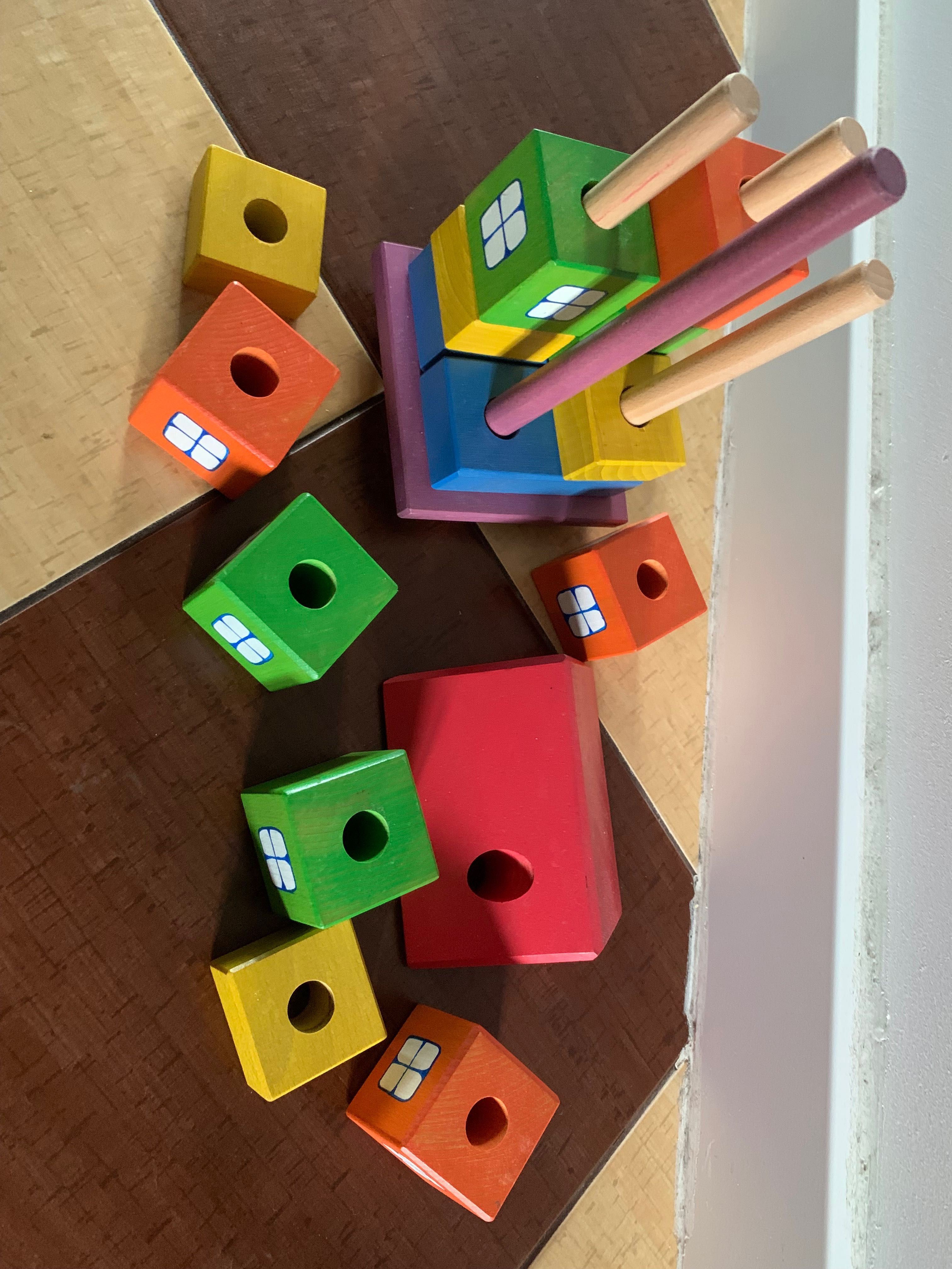 Domek z klocków. Klocki dom Tarnawa Montessori