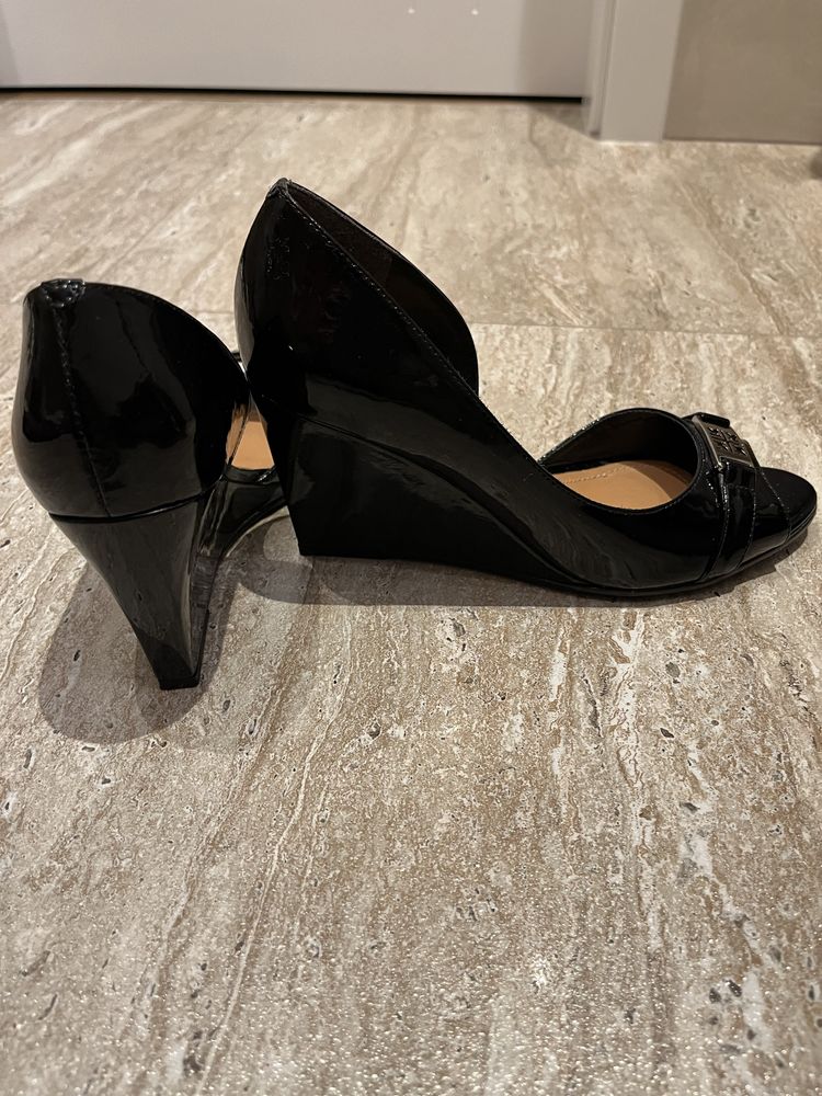 Buty skróra lakierowana, r. 38